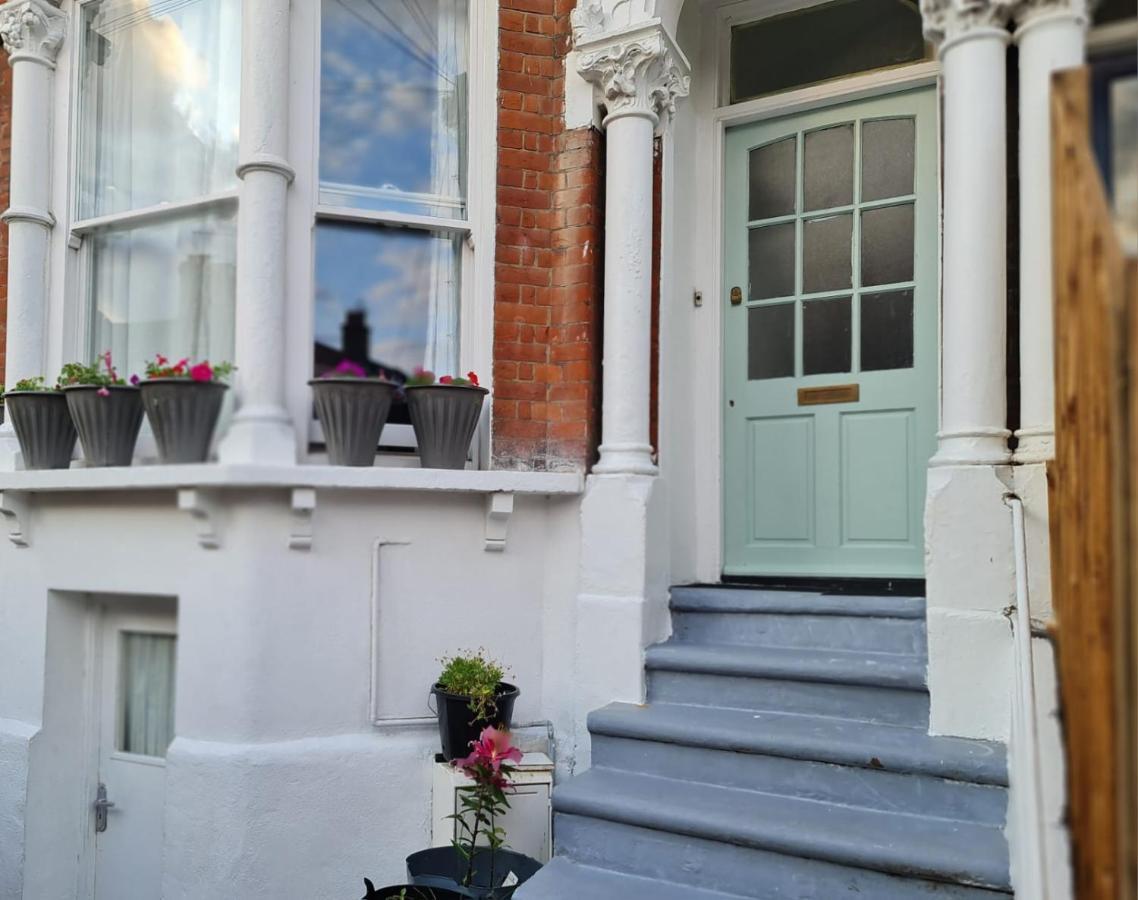 3-Bed House In London Self-Contained In Ladywell Villa Eksteriør billede