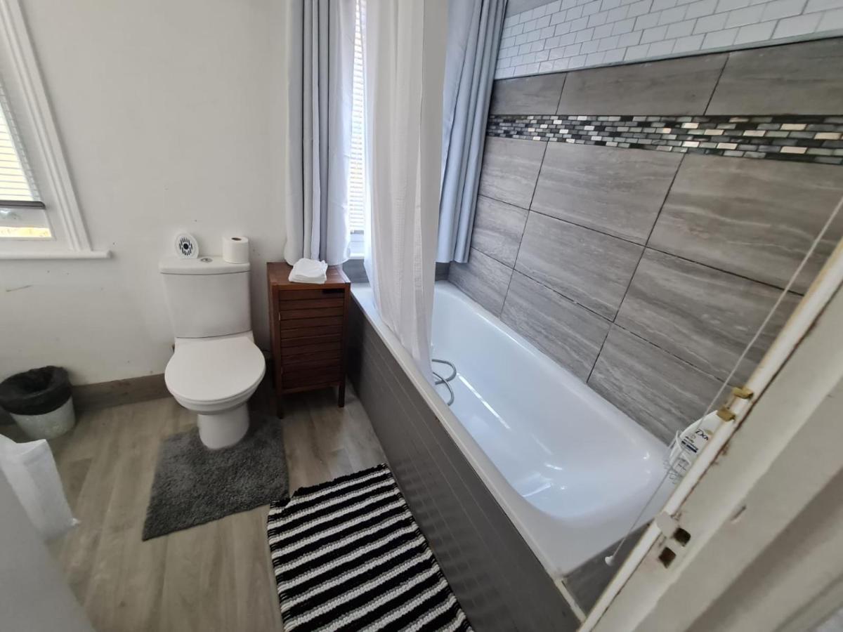 3-Bed House In London Self-Contained In Ladywell Villa Eksteriør billede