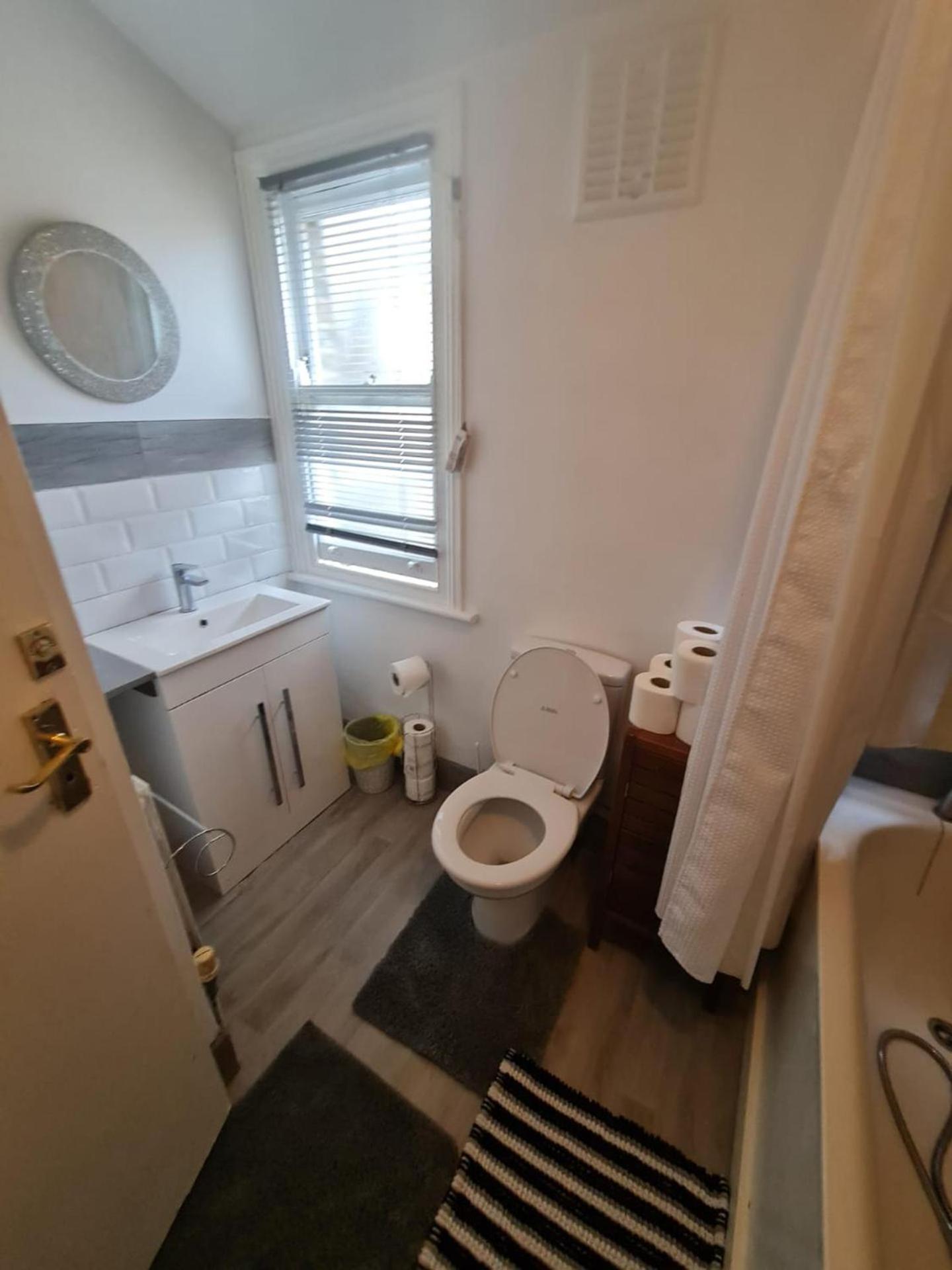 3-Bed House In London Self-Contained In Ladywell Villa Eksteriør billede