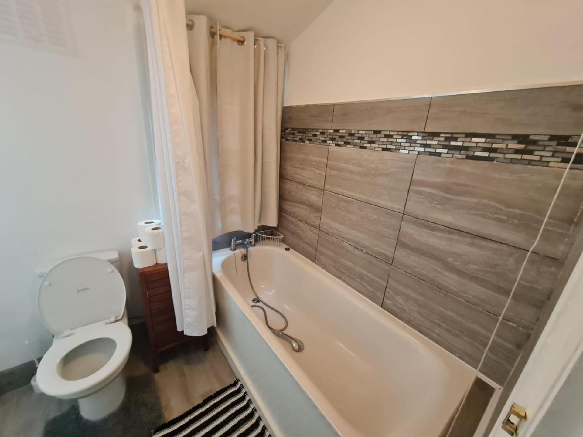 3-Bed House In London Self-Contained In Ladywell Villa Eksteriør billede